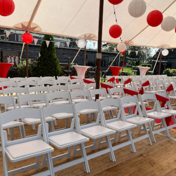 bruiloft wedding chairs